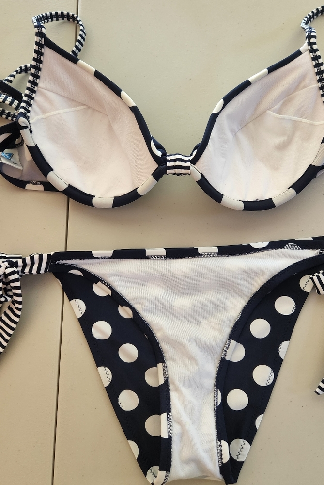 Poka dot bikini - Picture 10 of 11